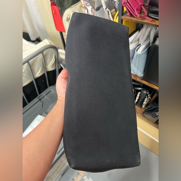 SAINT LAURENT
Canvas Beach Shopping East West Tote Black - Picture 5 of 9